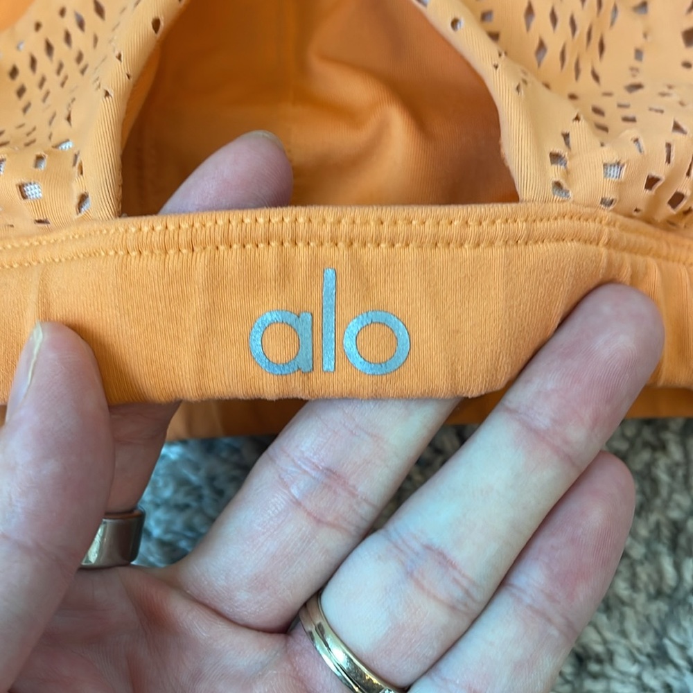 Alo Yoga Detailed Bra Orange - Picture 5 of 7